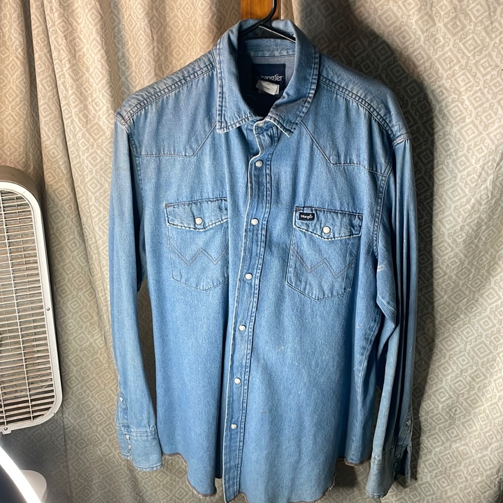 VTG Wrangler denim Pearl snap long sleeve shirt LG